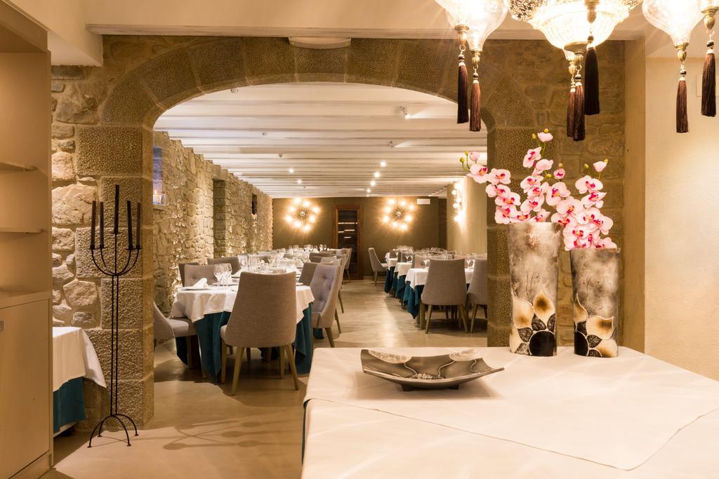 Sant Jordi Boutique Hotel Calella Bagian luar foto Restaurant