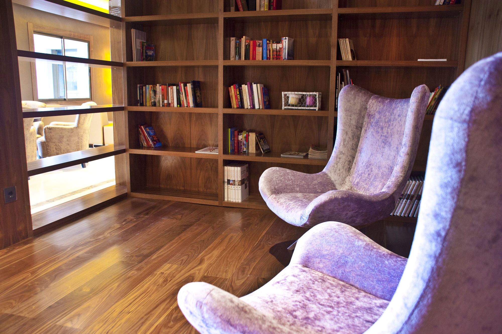 Sant Jordi Boutique Hotel Calella Bagian luar foto Library