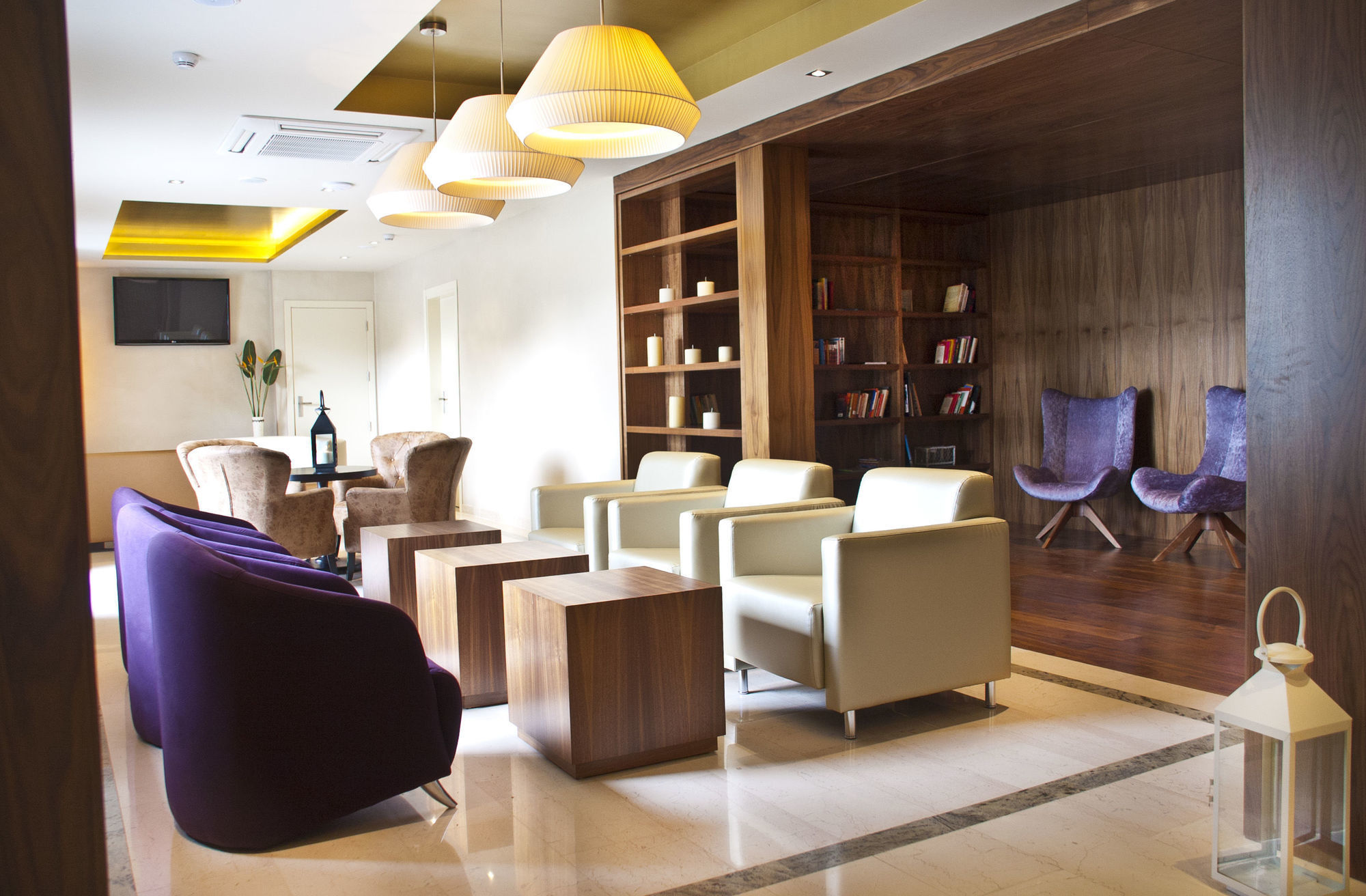 Sant Jordi Boutique Hotel Calella Bagian luar foto The lounge at the airport