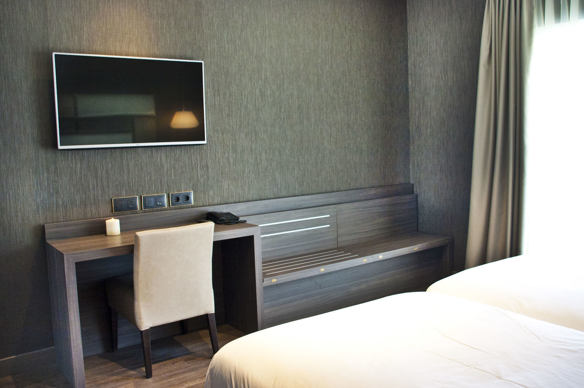 Sant Jordi Boutique Hotel Calella Bagian luar foto A room at the hotel