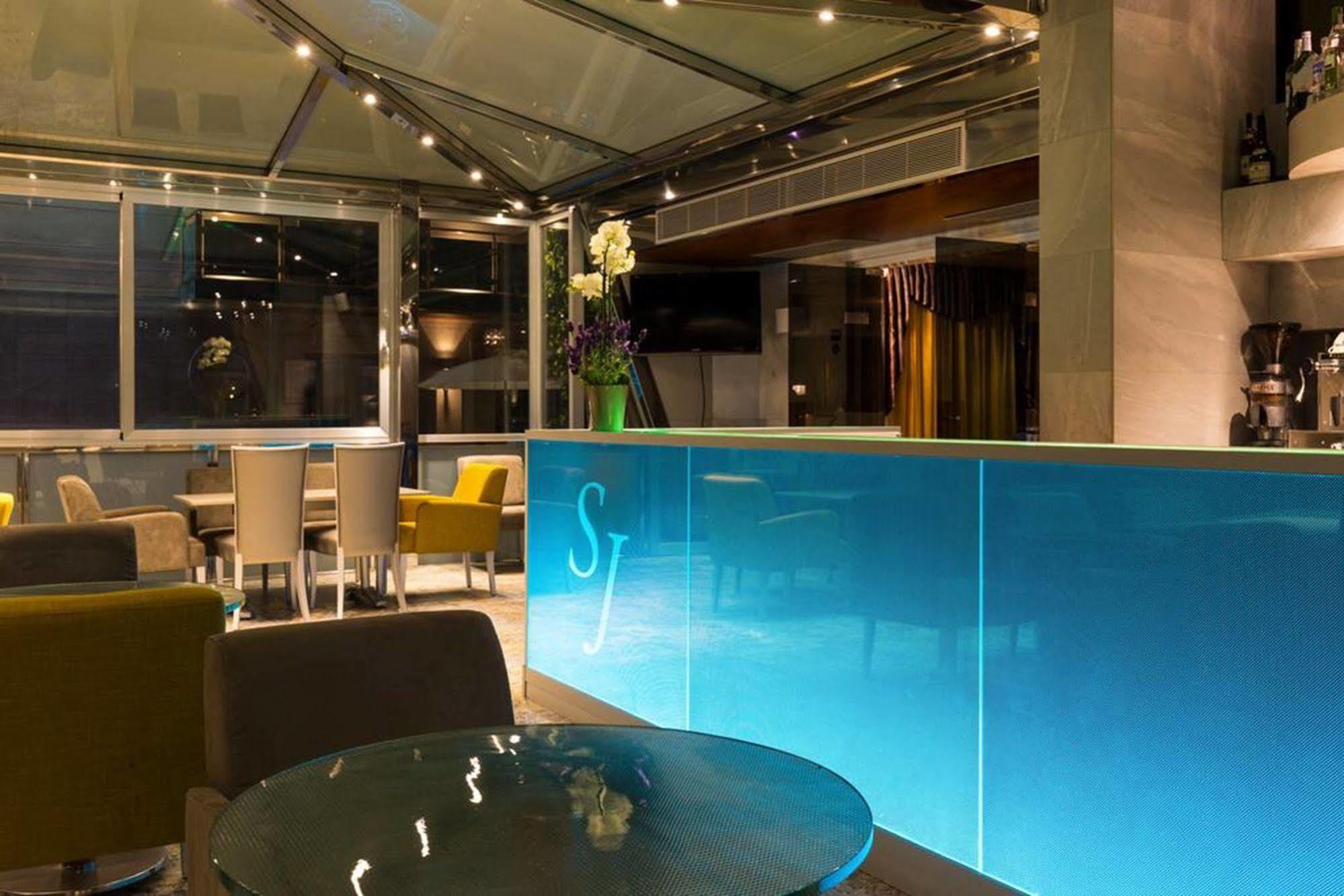 Sant Jordi Boutique Hotel Calella Bagian luar foto The interior of the lounge